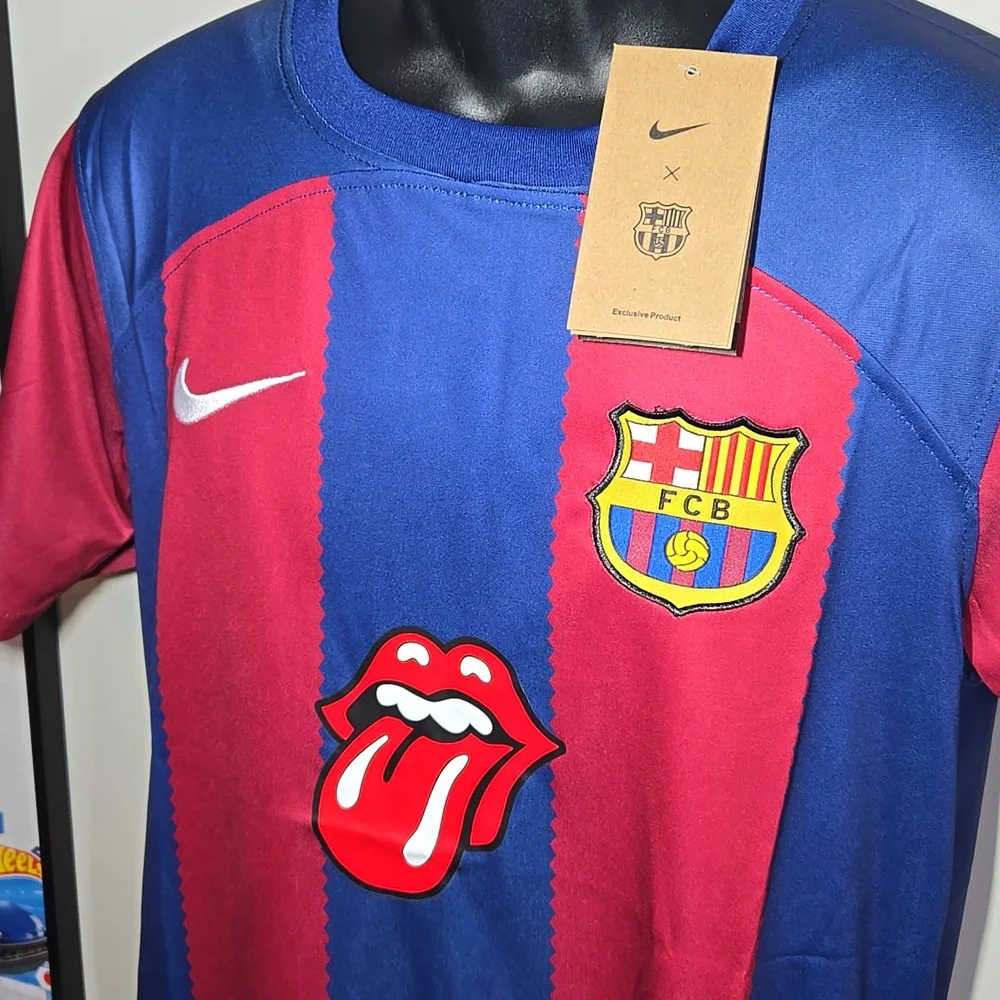 F.C. Barcelona X Rolling Stones 24/25 Home Kit Fan Jersey - Picture 5 of 9